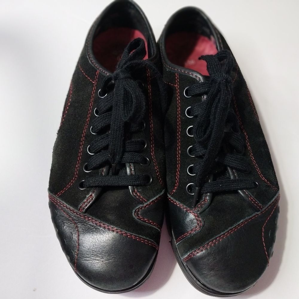 HEART Black and Red Women's Casual Shoes